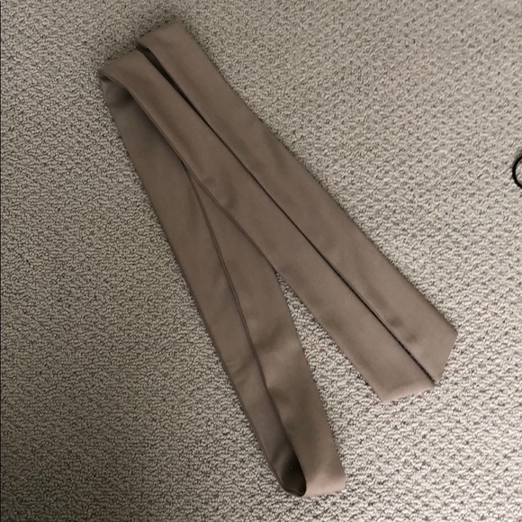 Suit (storets) - Picture 8 of 9